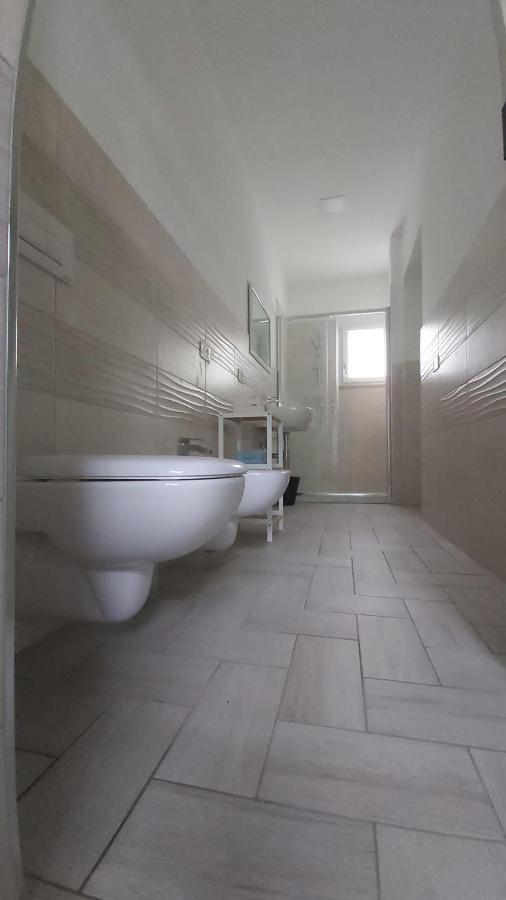 La Perla Guest house